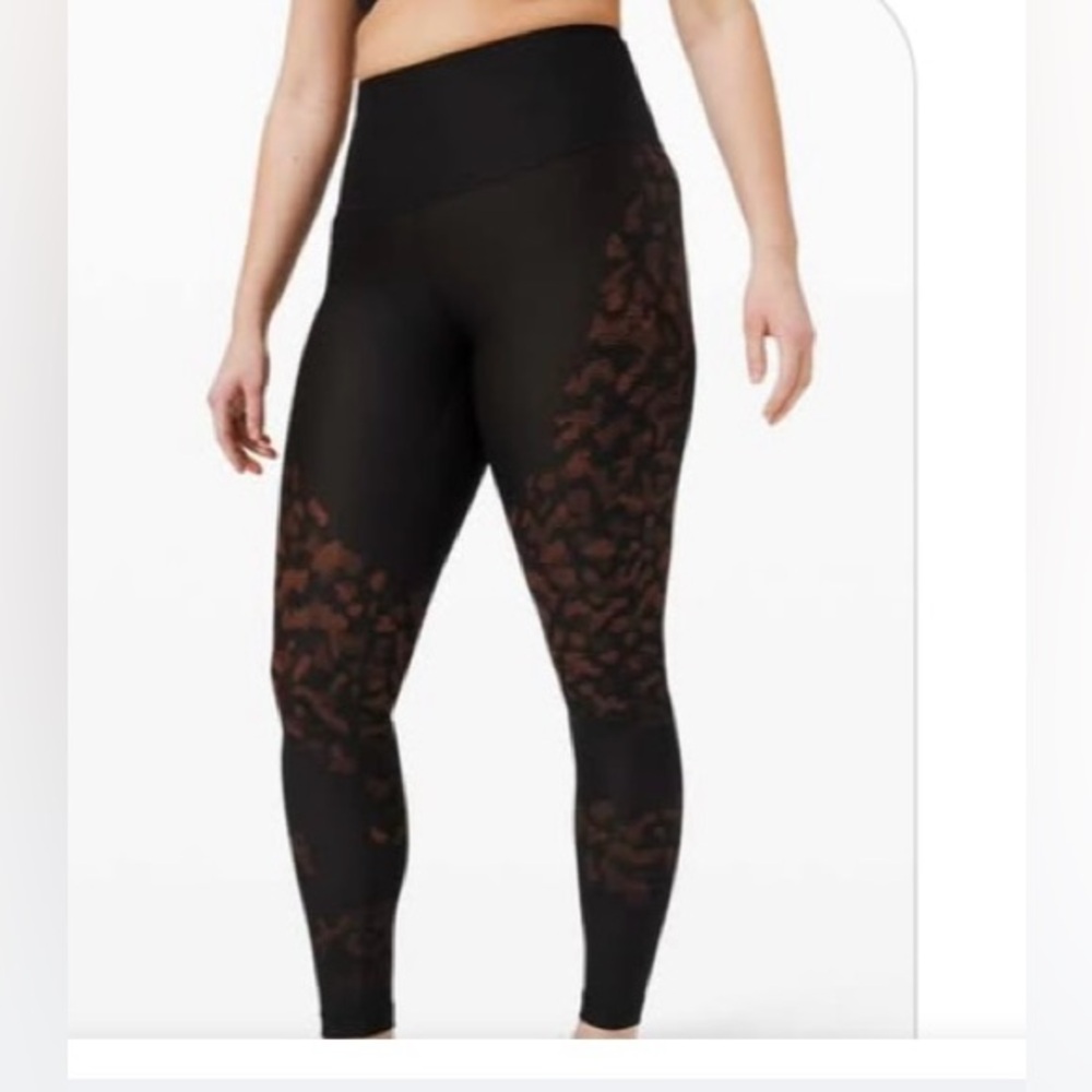 Lululemon Mapped Out High Rise
Tight 28" *Camo
Black / Brick Size 6 EUC